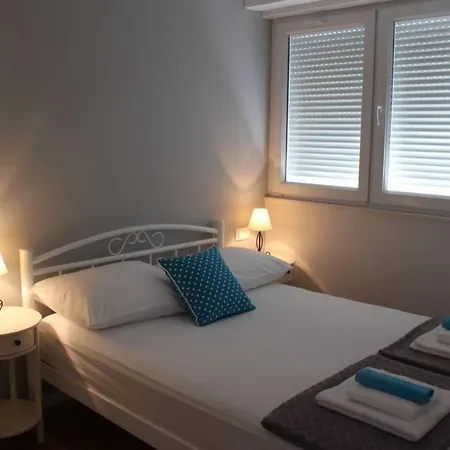 Banana Youth * Split