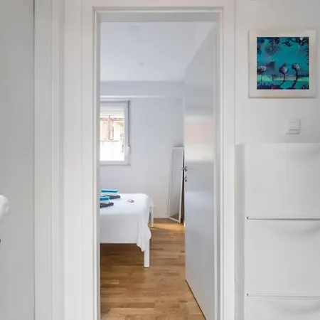 Banana Youth Apartament